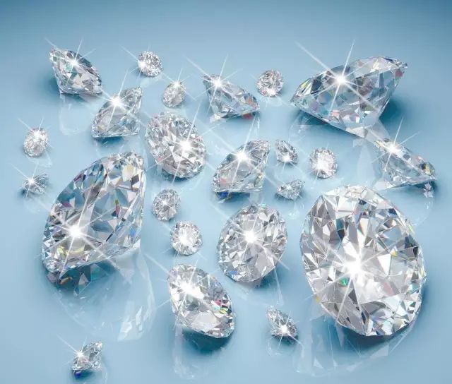 怎样挑选钻石性价比高（钻石颜色和净度等级表）