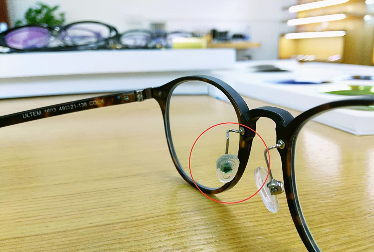 配眼镜的注意事项有哪些（配镜专业知识讲解）