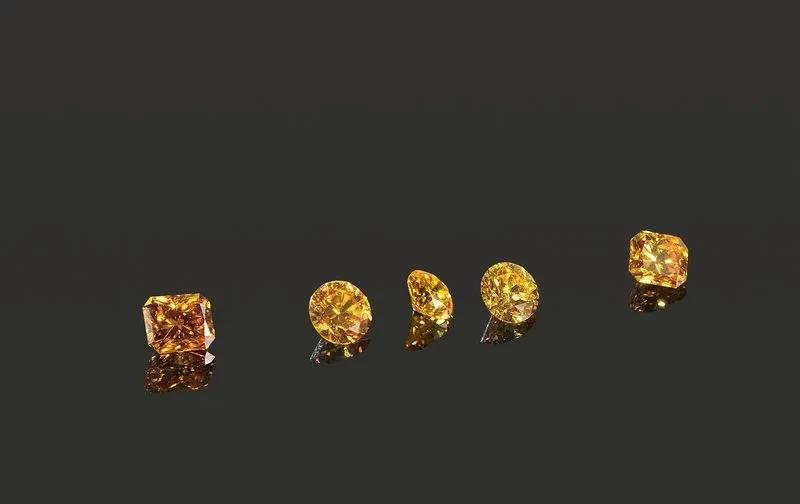 培育钻石和天然钻石怎么区别（价格暴跌，培育钻石会怎么样）