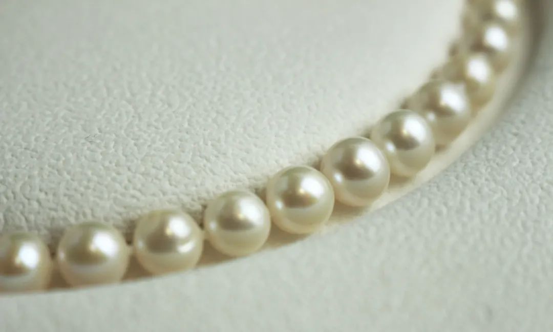 淡水珍珠价格一般多少钱一颗（天然淡水珍珠是人工养殖的吗）