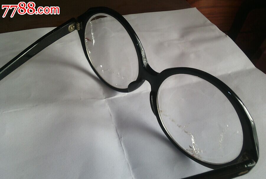 纯天然水晶石眼镜人工怎么验证真假呢（天然水晶石眼镜可以保护眼睛是真的吗）
