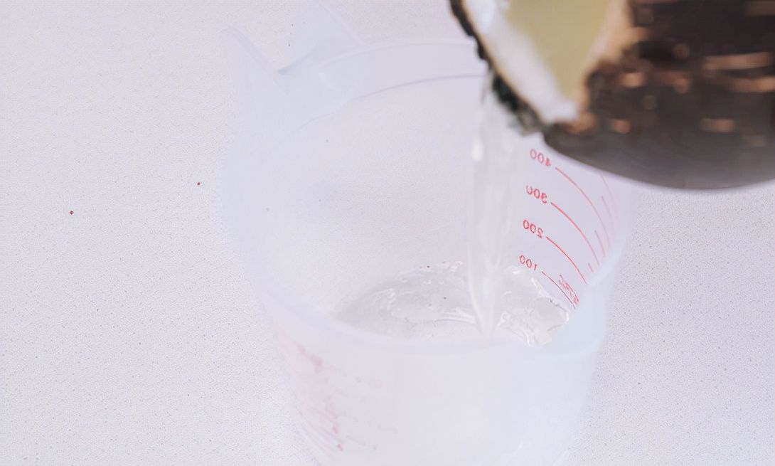 椰子汁的的功效与作用，营养价值如何（椰子汁是凉性还是热性）